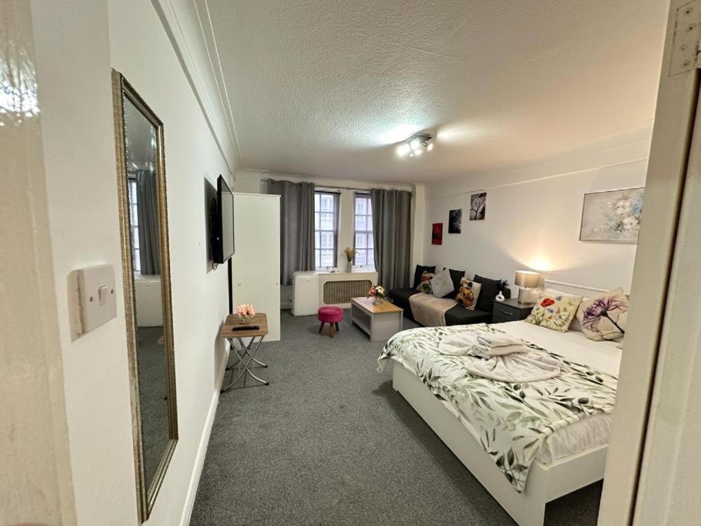 Oxford Street Beautiful Studio Apartment London Exterior photo