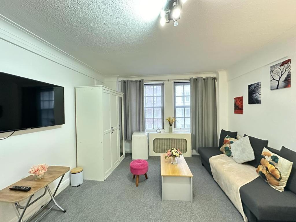 Oxford Street Beautiful Studio Apartment London Exterior photo