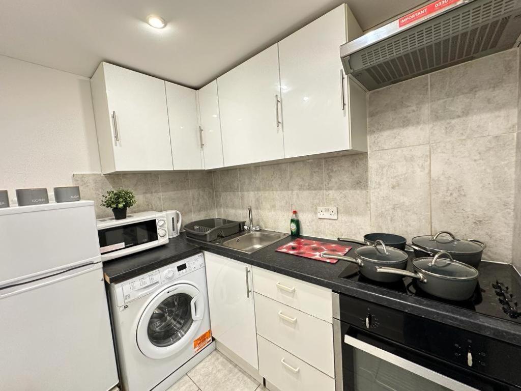 Oxford Street Beautiful Studio Apartment London Exterior photo